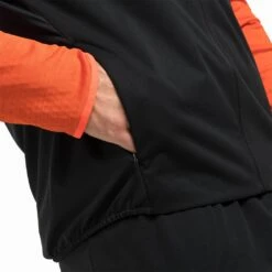 Odlo Zeroweight Warm Vest Homme Noir -Salomon Vetements Boutique main 313652 15000 Model Detail Crop 1 c177
