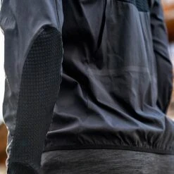 Compressport Hurricane Windproof Jacket Homme Noir -Salomon Vetements Boutique main hurricane windproof jacket m black 2 854b